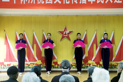 軍地共建 情暖夕陽——江蘇省軍區無錫第二干休所與桃園會文化公司攜手開展文化共建活動